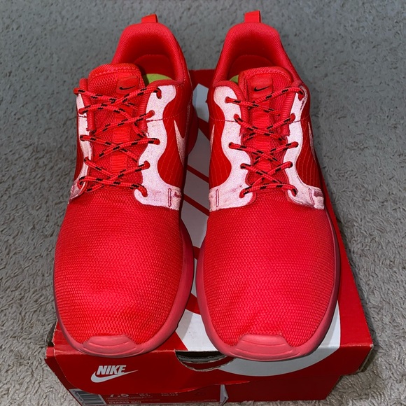 WMNS NIKE ROSHERUN (reflective) - Picture 2 of 6